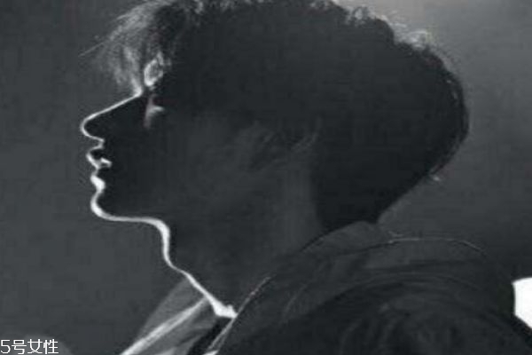 當(dāng)男生對(duì)你心動(dòng)了的幾種表現(xiàn) 男生喜歡你的常見(jiàn)表現(xiàn)有什么呢 當(dāng)男生對(duì)你心動(dòng)了的幾種表現(xiàn) 男生喜歡你的常見(jiàn)表現(xiàn)有什么呢