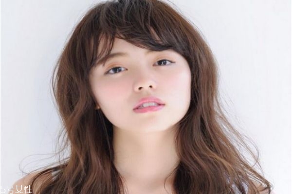 夏天適合染什么顏色 適合夏天染的頭發(fā)顏色 夏天適合染什么顏色 適合夏天染的頭發(fā)顏色