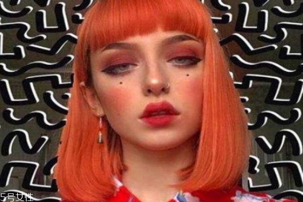 夏天最適合染什么顏色頭發(fā) 減齡又顯白的頭發(fā)顏色 夏天最適合染什么顏色頭發(fā) 減齡又顯白的頭發(fā)顏色