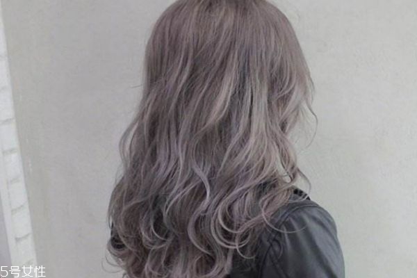 夏天適合染什么顏色 適合夏天染的頭發(fā)顏色 夏天適合染什么顏色 適合夏天染的頭發(fā)顏色