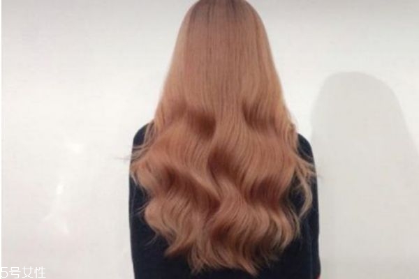 臟橘色頭發(fā)適合什么人 臟橘色頭發(fā)適合什么年齡 臟橘色頭發(fā)適合什么人 臟橘色頭發(fā)適合什么年齡