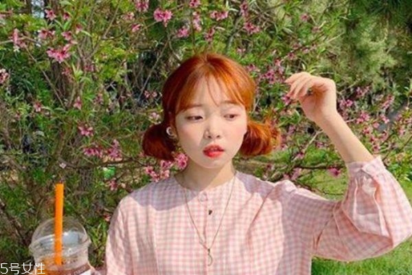 夏天最適合染什么顏色頭發(fā) 減齡又顯白的頭發(fā)顏色 夏天最適合染什么顏色頭發(fā) 減齡又顯白的頭發(fā)顏色