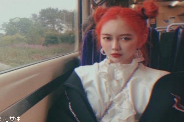 臟橘色頭發(fā)適合什么人 臟橘色頭發(fā)適合什么年齡 臟橘色頭發(fā)適合什么人 臟橘色頭發(fā)適合什么年齡