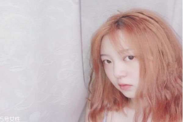 臟橘色頭發(fā)適合夏天嗎 臟橘色發(fā)色掉色后顏色 臟橘色頭發(fā)適合夏天嗎 臟橘色發(fā)色掉色后顏色