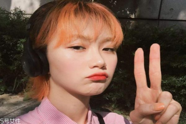 夏天適合染什么顏色 適合夏天染的頭發(fā)顏色 夏天適合染什么顏色 適合夏天染的頭發(fā)顏色