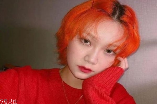 臟橘色頭發(fā)適合什么人 臟橘色頭發(fā)適合什么年齡 臟橘色頭發(fā)適合什么人 臟橘色頭發(fā)適合什么年齡