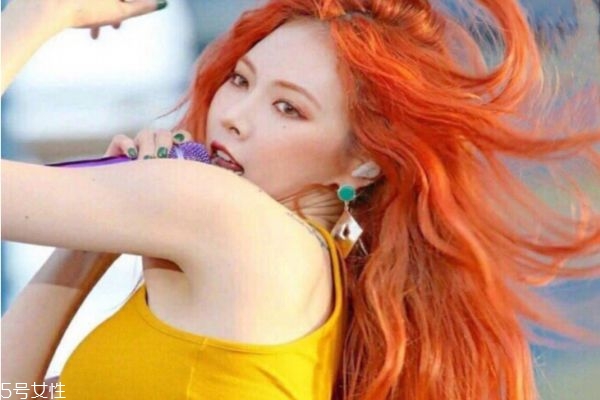 臟橘色頭發(fā)顯白嗎 臟橘色發(fā)色適合素顏嗎 臟橘色頭發(fā)顯白嗎 臟橘色發(fā)色適合素顏嗎