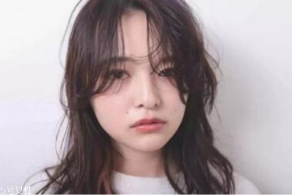 外翻八字劉海怎么夾 外翻八字劉海適合臉型 外翻八字劉海怎么夾 外翻八字劉海適合臉型