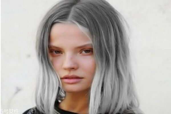 奶奶灰怎么染 奶奶灰怎么調(diào)色配方 奶奶灰怎么染 奶奶灰怎么調(diào)色配方