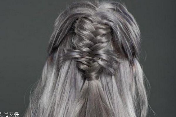 奶奶灰怎么染 奶奶灰怎么調(diào)色配方 奶奶灰怎么染 奶奶灰怎么調(diào)色配方