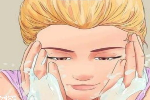 如何去臉上角質(zhì)層呢 去角質(zhì)層有什么好處呢 如何去臉上角質(zhì)層呢 去角質(zhì)層有什么好處呢