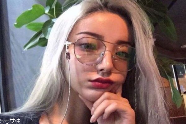 額頭窄適合什么劉海 額頭窄適合最佳發(fā)型 額頭窄適合什么劉海 額頭窄適合最佳發(fā)型