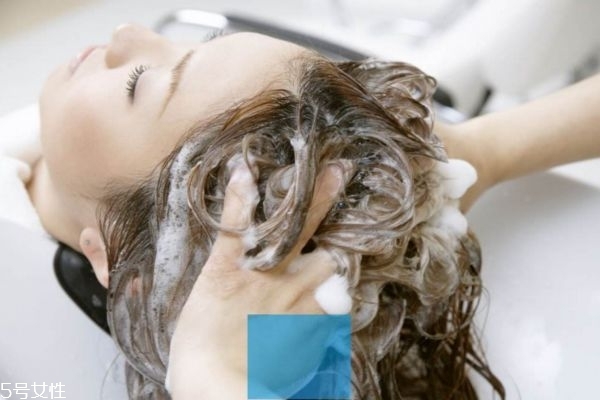 怎樣去除頭皮屑小妙招 去頭屑最有效的方法 怎樣去除頭皮屑小妙招 去頭屑最有效的方法