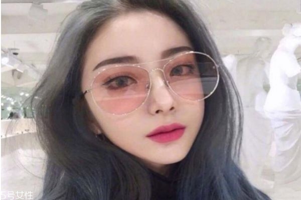 染過的頭發(fā)怎么變黑 染過頭發(fā)變黑的方法 染過的頭發(fā)怎么變黑 染過頭發(fā)變黑的方法