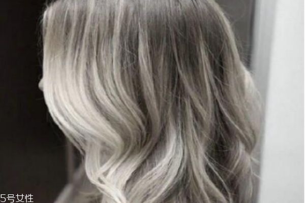 奶奶灰怎么染 奶奶灰怎么調(diào)色配方 奶奶灰怎么染 奶奶灰怎么調(diào)色配方