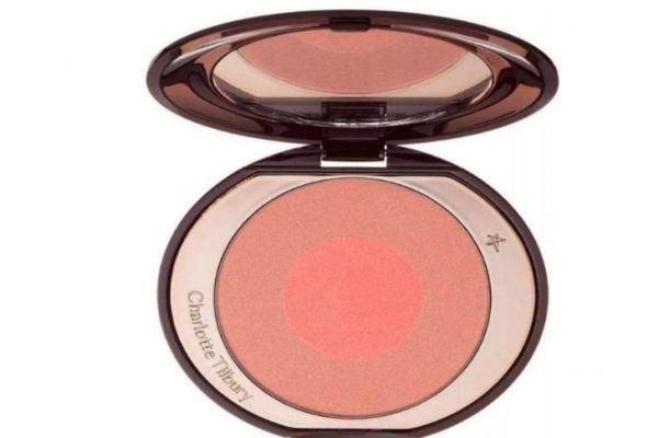 腮紅橘色好看還是粉色 選擇腮紅的萬能法則 腮紅橘色好看還是粉色 選擇腮紅的萬能法則