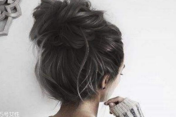 奶奶灰怎么染 奶奶灰怎么調(diào)色配方 奶奶灰怎么染 奶奶灰怎么調(diào)色配方