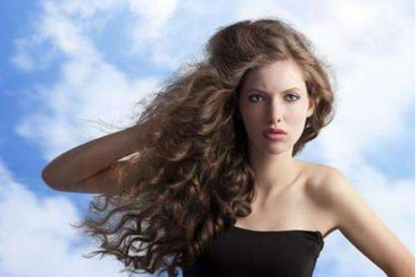 頭皮屑多什么什么原因 怎么去除 頭皮屑多什么什么原因 怎么去除