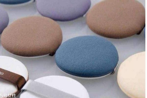 第一次用粉撲要洗嗎 粉撲大概多久要換一個呢 第一次用粉撲要洗嗎 粉撲大概多久要換一個呢