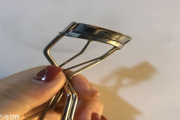 如何正確畫眼睫毛呢 畫眼睫毛要注意什么呢 如何正確畫眼睫毛呢 畫眼睫毛要注意什么呢