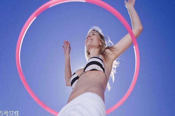 轉(zhuǎn)呼啦圈真的可以減肥嗎 轉(zhuǎn)呼啦圈有什么危害 轉(zhuǎn)呼啦圈真的可以減肥嗎 轉(zhuǎn)呼啦圈有什么危害