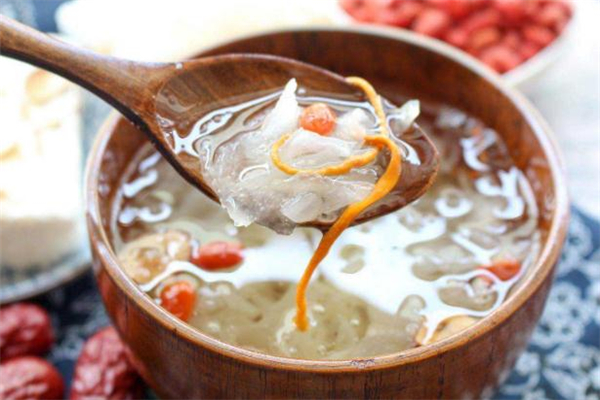 銀耳湯去火嗎 銀耳湯怎么做清熱去火 銀耳湯去火嗎 銀耳湯怎么做清熱去火