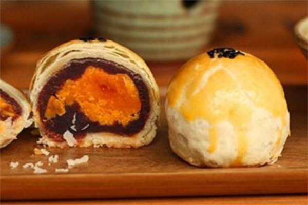 蛋黃酥可以放冰箱第二天烤嗎 蛋黃酥放冰箱有影響嗎 蛋黃酥可以放冰箱第二天烤嗎 蛋黃酥放冰箱有影響嗎