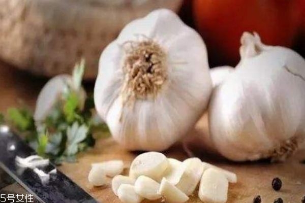 大蒜有什么作用呢 吃大蒜有什么好處呢 大蒜有什么作用呢 吃大蒜有什么好處呢