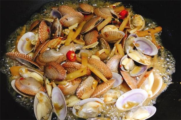 花甲不用鹽水泡會(huì)死嗎 花甲用鹽水泡多久開口 花甲不用鹽水泡會(huì)死嗎 花甲用鹽水泡多久開口