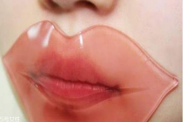 夏天為什么容易嘴巴起皮呢 如何治療嘴巴起皮呢 夏天為什么容易嘴巴起皮呢 如何治療嘴巴起皮呢