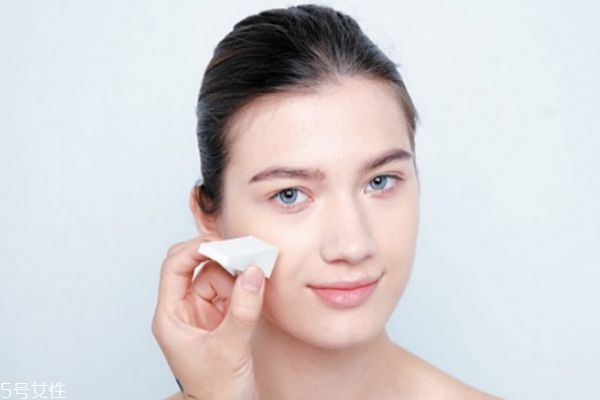 美妝蛋和化妝海綿哪個好用 美妝蛋好用還是化妝海綿好用 美妝蛋和化妝海綿哪個好用 美妝蛋好用還是化妝海綿好用