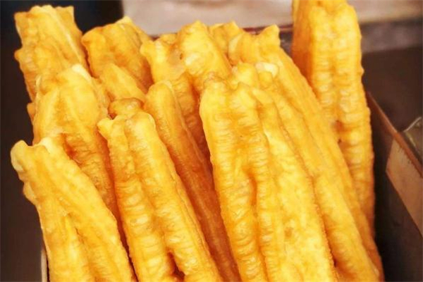 油條為什么有氨水味 油條有氨水味還能吃嗎 油條為什么有氨水味 油條有氨水味還能吃嗎