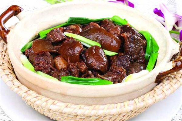 狗肉和羊肉能一起吃嗎 狗肉和羊肉哪個更補(bǔ)腎 狗肉和羊肉能一起吃嗎 狗肉和羊肉哪個更補(bǔ)腎