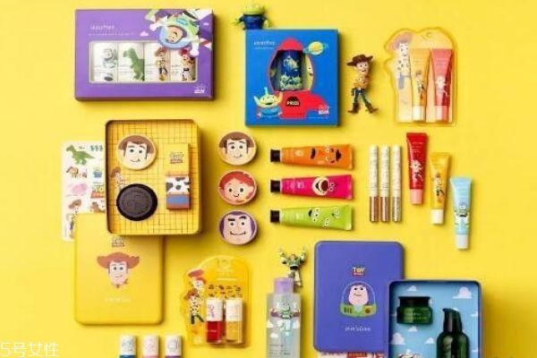 2019豬年限定彩妝產(chǎn)品哪款好 這些豬年限定款再不買就晚了 2019豬年限定彩妝產(chǎn)品哪款好 這些豬年限定款再不買就晚了