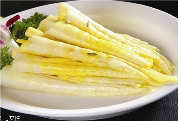 竹筍有什么營(yíng)養(yǎng)價(jià)值呢 竹筍的功效有什么呢 竹筍有什么營(yíng)養(yǎng)價(jià)值呢 竹筍的功效有什么呢