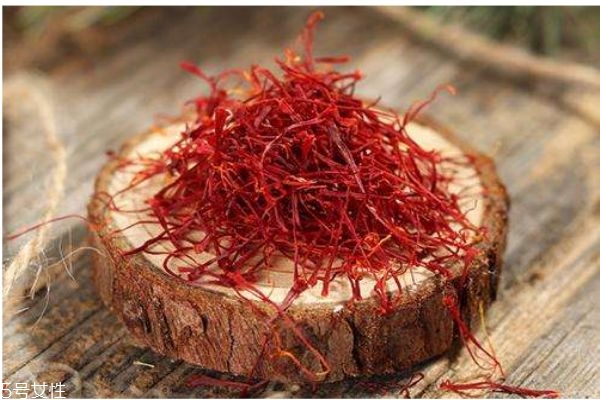 什么是藏紅花呢 藏紅花有什么作用呢 什么是藏紅花呢 藏紅花有什么作用呢