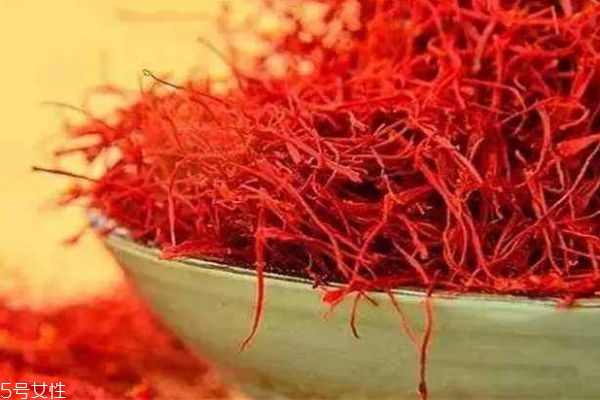 什么是藏紅花呢 藏紅花有什么作用呢 什么是藏紅花呢 藏紅花有什么作用呢
