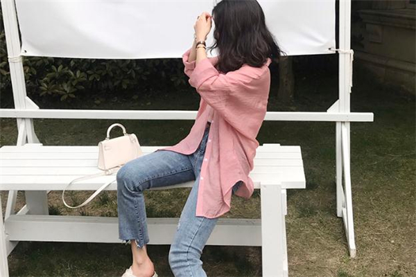 粉色襯衫怎么搭配 粉色襯衫時(shí)髦穿搭