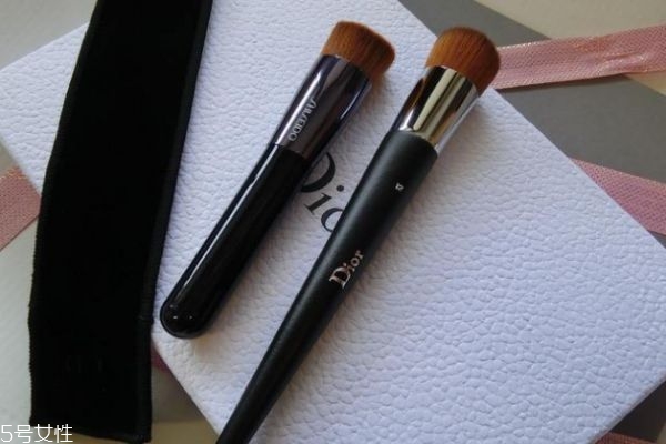 迪奧粉底刷怎么用 迪奧粉底刷價格 迪奧粉底刷怎么用 迪奧粉底刷價格