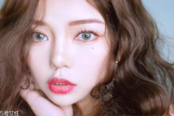 泫雅紫色妝容教程 金泫雅ins最新妝容 泫雅紫色妝容教程 金泫雅ins最新妝容