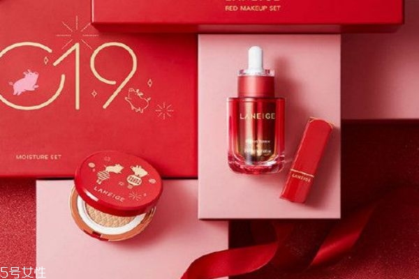 2019豬年限定彩妝產(chǎn)品哪款好 這些豬年限定款再不買就晚了 2019豬年限定彩妝產(chǎn)品哪款好 這些豬年限定款再不買就晚了