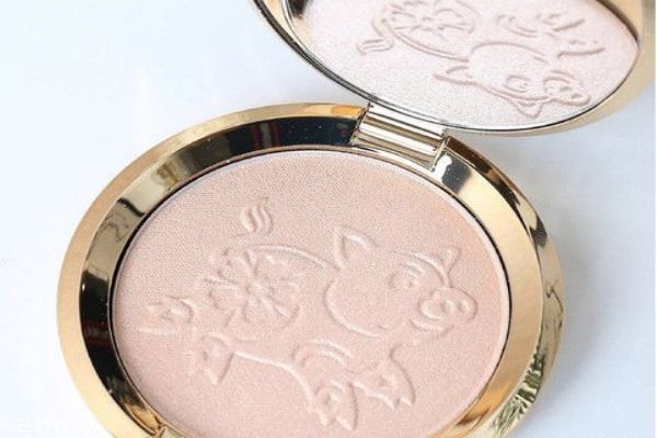 2019豬年限定彩妝產(chǎn)品哪款好 這些豬年限定款再不買就晚了 2019豬年限定彩妝產(chǎn)品哪款好 這些豬年限定款再不買就晚了