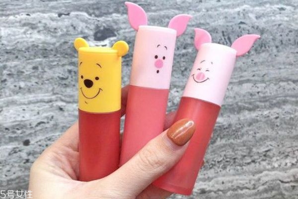 2019豬年限定彩妝產(chǎn)品哪款好 這些豬年限定款再不買就晚了 2019豬年限定彩妝產(chǎn)品哪款好 這些豬年限定款再不買就晚了