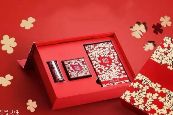 2019豬年限定彩妝產(chǎn)品哪款好 這些豬年限定款再不買就晚了 2019豬年限定彩妝產(chǎn)品哪款好 這些豬年限定款再不買就晚了