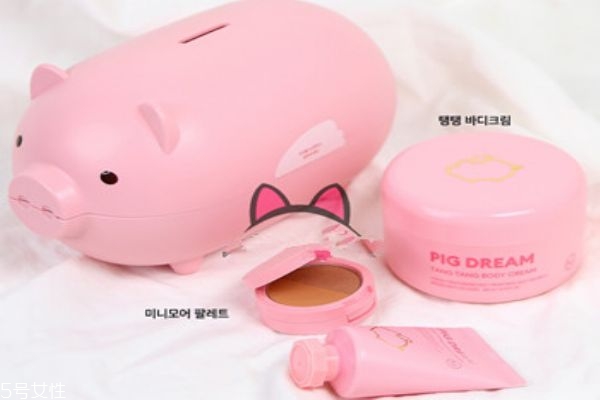 2019豬年限定彩妝產(chǎn)品哪款好 這些豬年限定款再不買就晚了 2019豬年限定彩妝產(chǎn)品哪款好 這些豬年限定款再不買就晚了