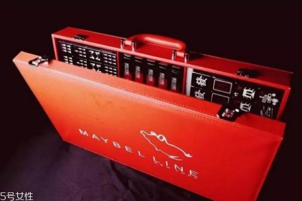 2019豬年限定彩妝產(chǎn)品哪款好 這些豬年限定款再不買就晚了 2019豬年限定彩妝產(chǎn)品哪款好 這些豬年限定款再不買就晚了