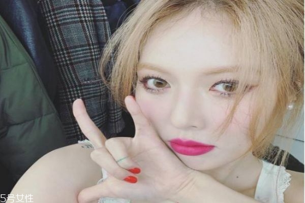 泫雅紫色妝容教程 金泫雅ins最新妝容 泫雅紫色妝容教程 金泫雅ins最新妝容