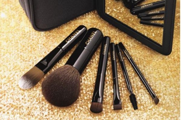 香奈兒粉底刷好用嗎 香奈兒粉底刷怎么用 香奈兒粉底刷好用嗎 香奈兒粉底刷怎么用