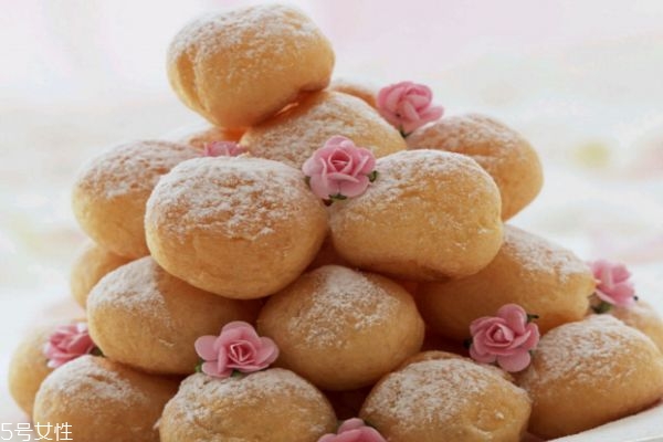 泡芙是怎么做的呢 泡芙發(fā)明在哪個國家呢 泡芙是怎么做的呢 泡芙發(fā)明在哪個國家呢