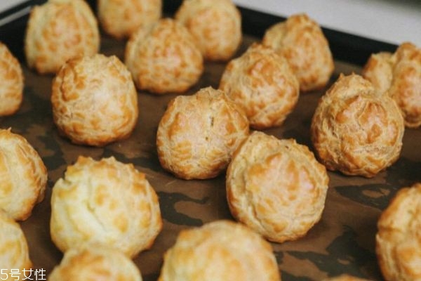 泡芙是怎么做的呢 泡芙發(fā)明在哪個國家呢 泡芙是怎么做的呢 泡芙發(fā)明在哪個國家呢